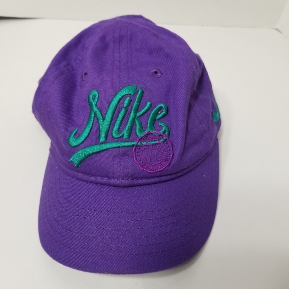 Girls Nike Spellout Swoosh Athletic 72 Department Logo Purple Strapback Hat 4-6X - Picture 1 of 9